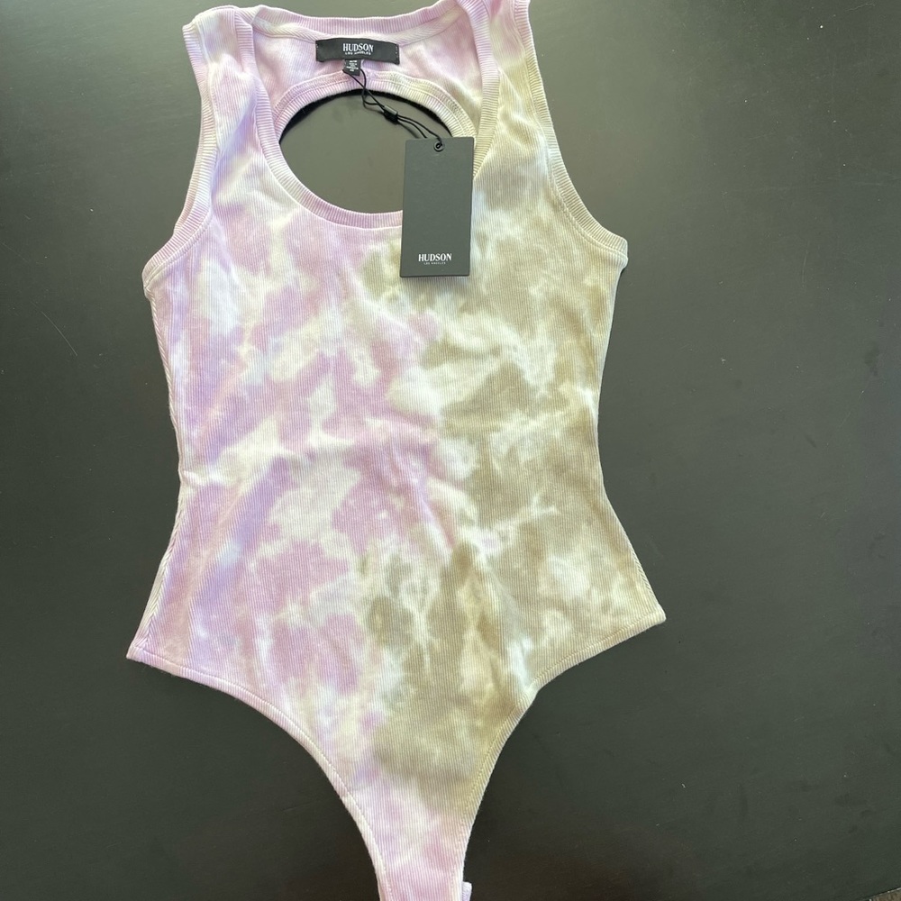 [Hudson] Tie-dye Back cut out Body Suit